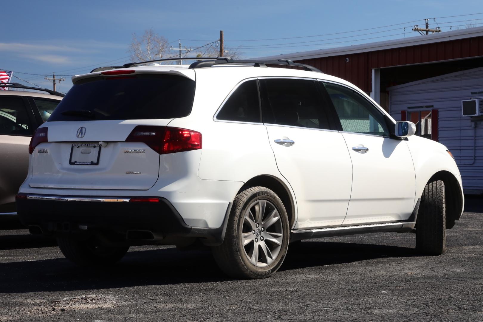 2011 WHITE ACURA MDX 6-Spd AT w/Advance Package (2HNYD2H79BH) with an 3.7L V6 SOHC 24V engine, 6-SPEED AUTOMATIC transmission, located at 420 E. Kingsbury St., Seguin, TX, 78155, (830) 401-0495, 29.581060, -97.961647 - Photo#4